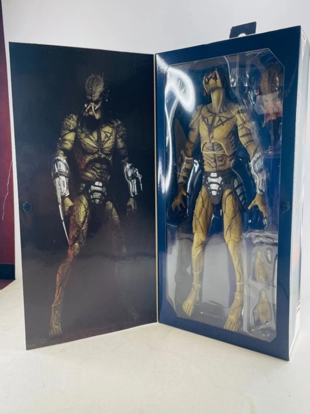 The Predator Assassin Predator Deluxe Action Figure w/Accessories Toy Gift Model